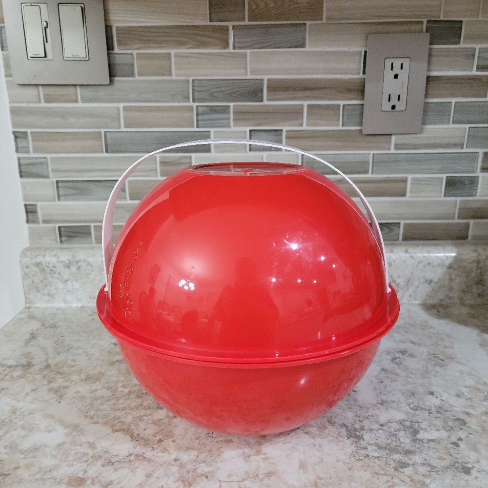 VTG/MCM Ingrid Chicago Red Rainbow Party Picnic Ball 6 Serving Set Camping